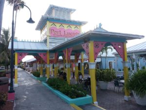 1280px-PortLucayaMarketplaceEntrance